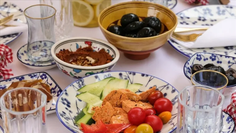 Szakértők javaslata: „fokozatos visszatérés az étkezési rendhez” a ramadán után